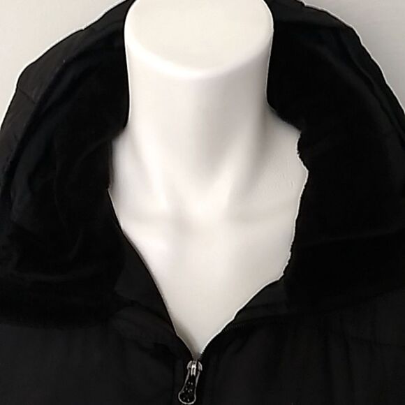 C9 By Champion Loft Black Hooded Puffer Jacket. Size Small - Picture 6 of 12
